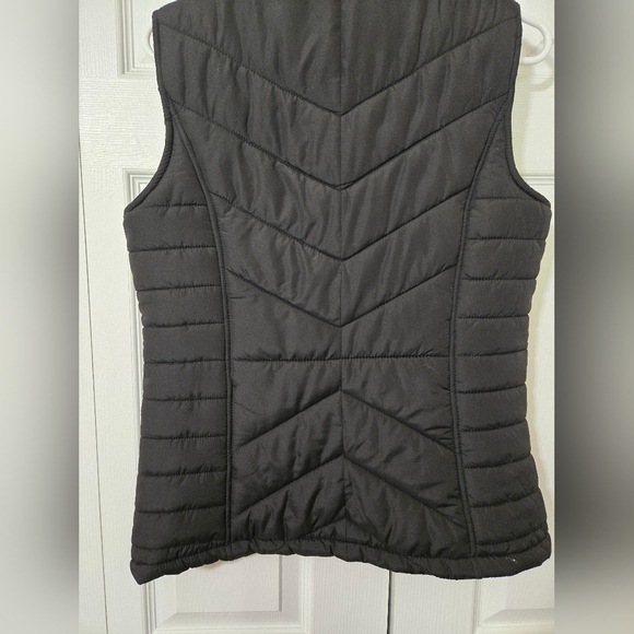 Weatherproof Black Insulated Zip-Up Puffer Vest, Medium, Zippered pockets, EUC - Picture 5 of 9